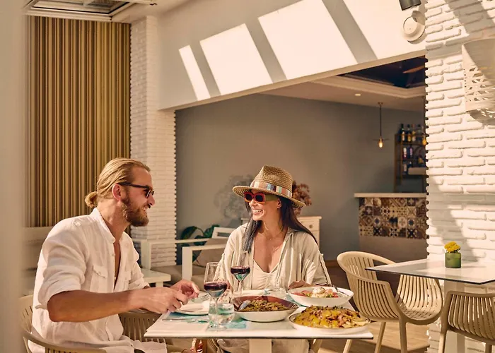 Beneste Villa Flamenca Hotel